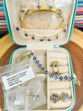 7 Pc Blue Clover Jewelry Bundle In Travel Jewelry Case Gold Filled And Plated